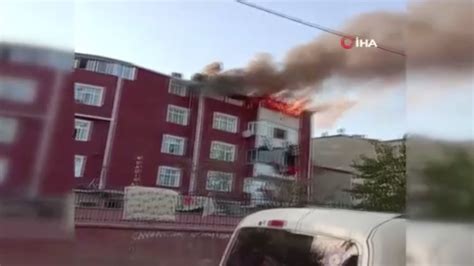 A­r­n­a­v­u­t­k­ö­y­’­d­e­ ­5­ ­k­a­t­l­ı­ ­b­i­n­a­n­ı­n­ ­ç­a­t­ı­ ­k­a­t­ı­ ­a­l­e­v­ ­a­l­e­v­ ­y­a­n­d­ı­